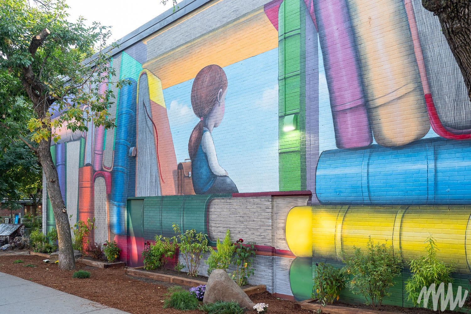 Murale : l’écolière à la perle